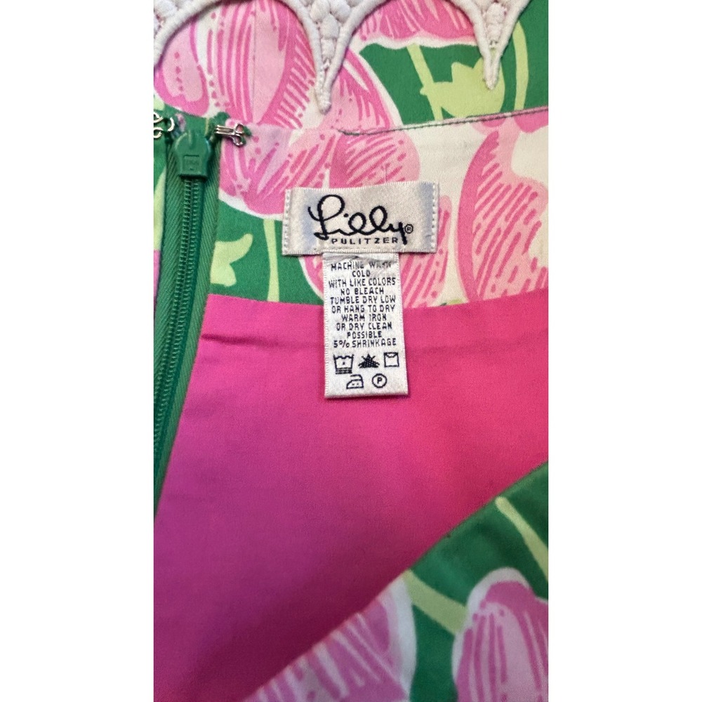 Lilly Pulitzer Green Mini Skirt with Pink Floral Print and White Lace Hem - Picture 4 of 7